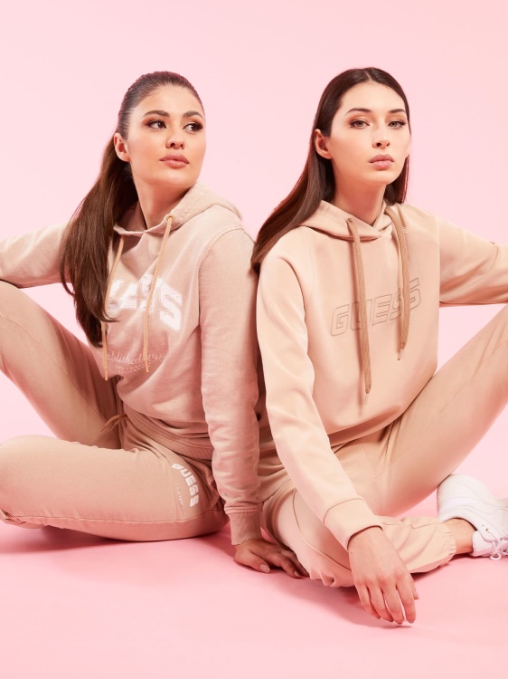 Guess Shop The Look бежово нова тенденция