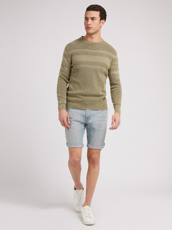 зелен раиран пуловер предположение