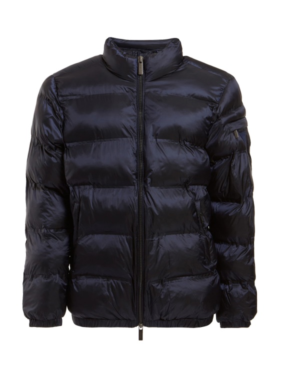 пухкав, който е висок, който е предполагам син