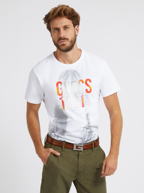 бяла тениска с предно лого на Guess