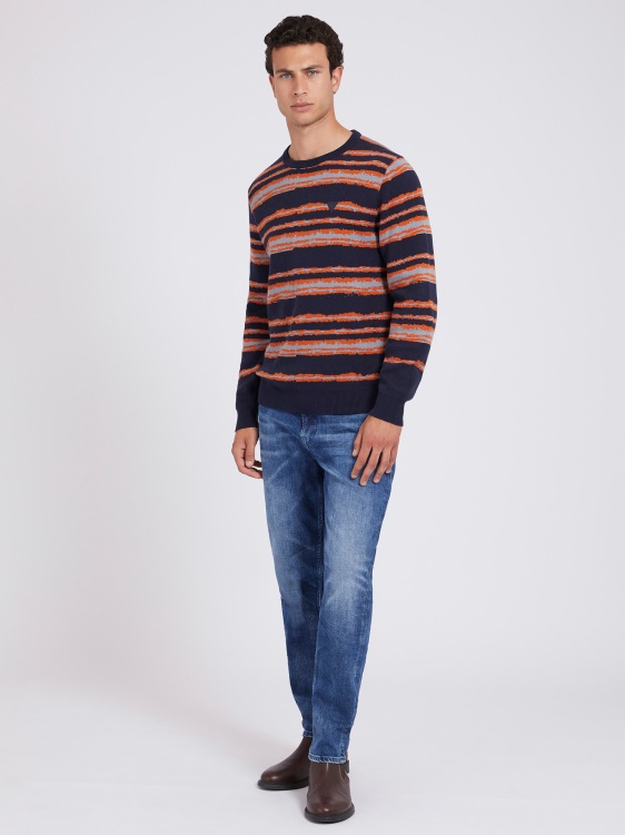 син вълнен пуловер с много райета Guess