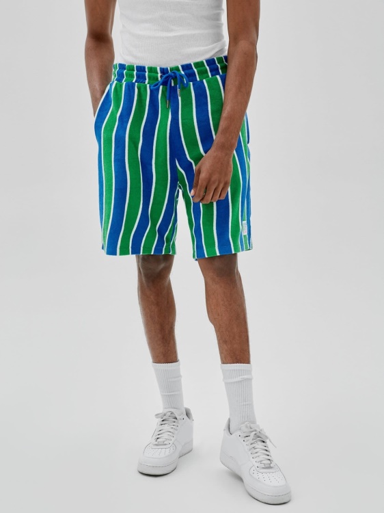 Guess зелени шорти на много райета