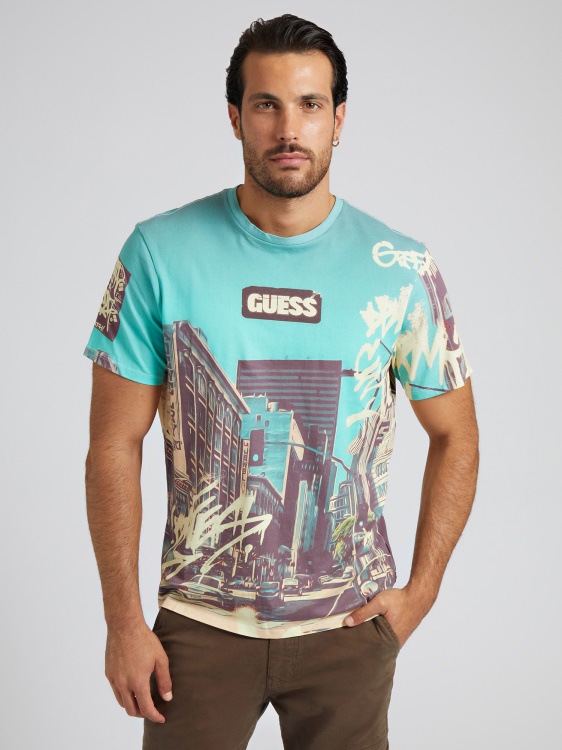 бяла тениска с много макси принт Guess