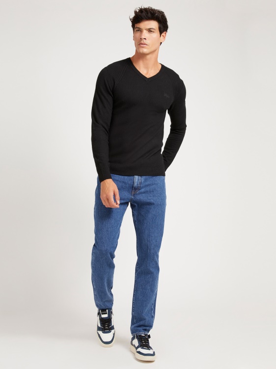 черен пуловер от смес от вискоза с V-образно деколте