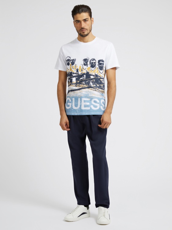 бяла тениска с макро принт Guess