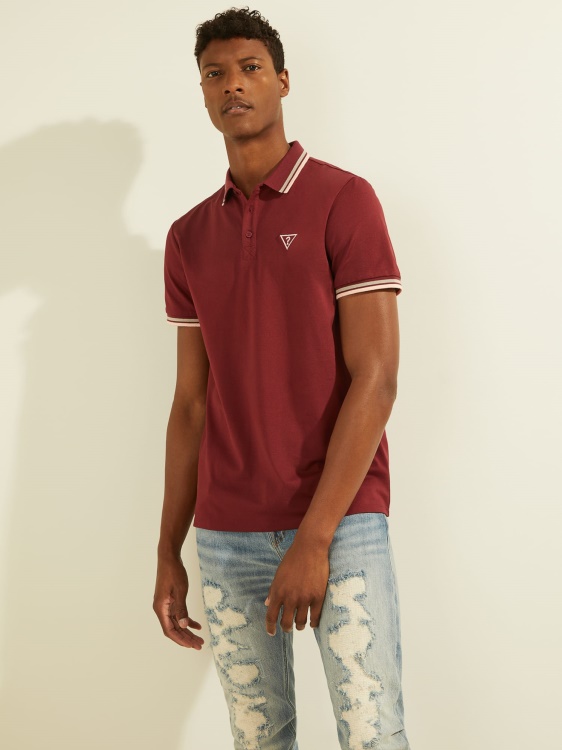 Поло тениска Guess с триъгълно лого и бордо