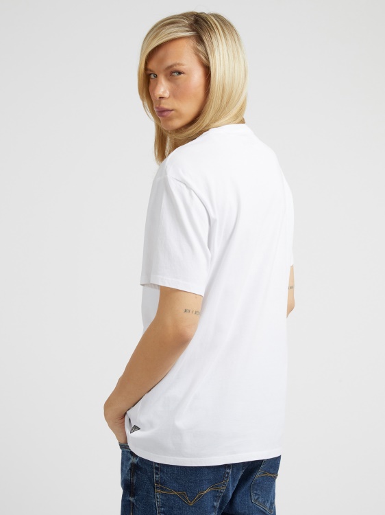 тениска Guess Trend Front Logo бяла нова тенденция