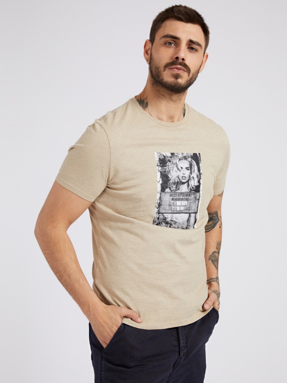 бежова тениска с щампа отпред Guess