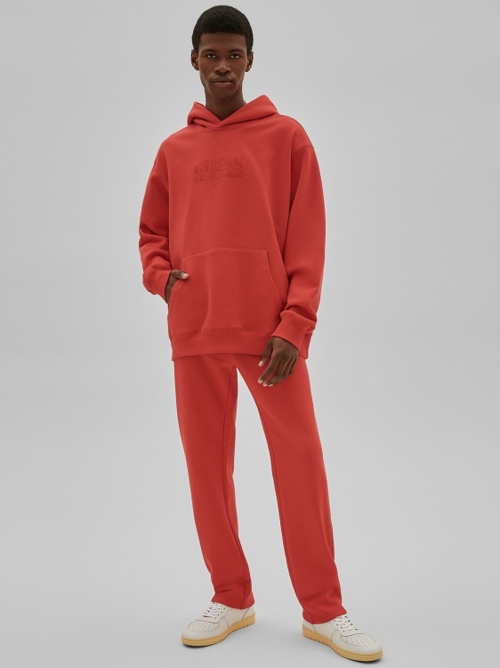 суичър с червена качулка предполагам