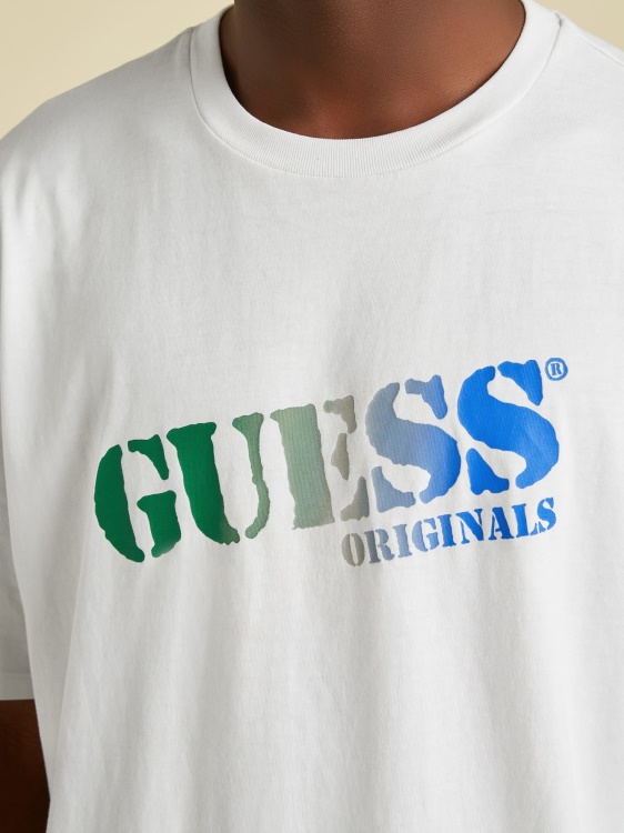 бяла тениска с предно лого Guess