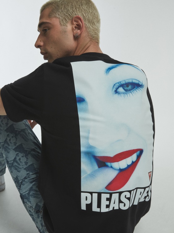Guess Placed тениска с щампа черна нова тенденция