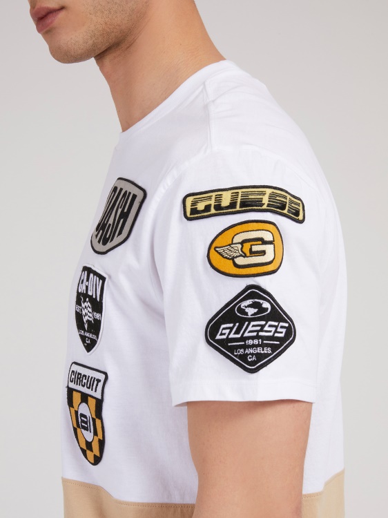 кръпка тениска Guess бяла мулти