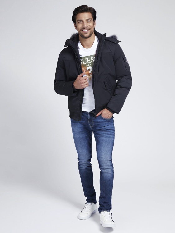 подплатено яке с качулка Guess черно