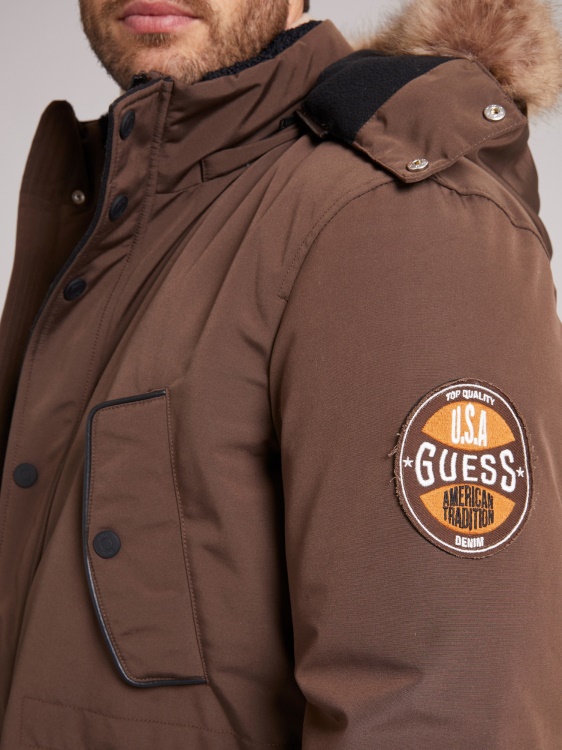 подплатено пухено яке с качулка Guess кафяво