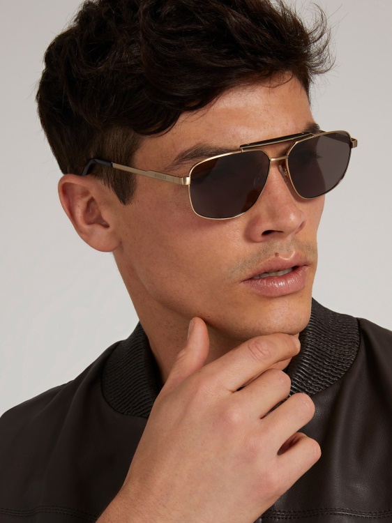 навигатор слънчеви очила модел Guess