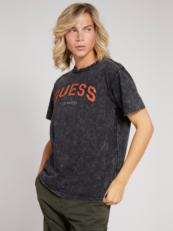 черна тениска с предно лого Guess