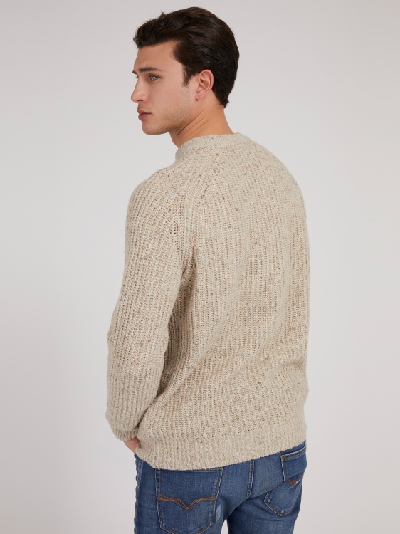 пуловер от вълнена смес с кремаво ребро предполагам