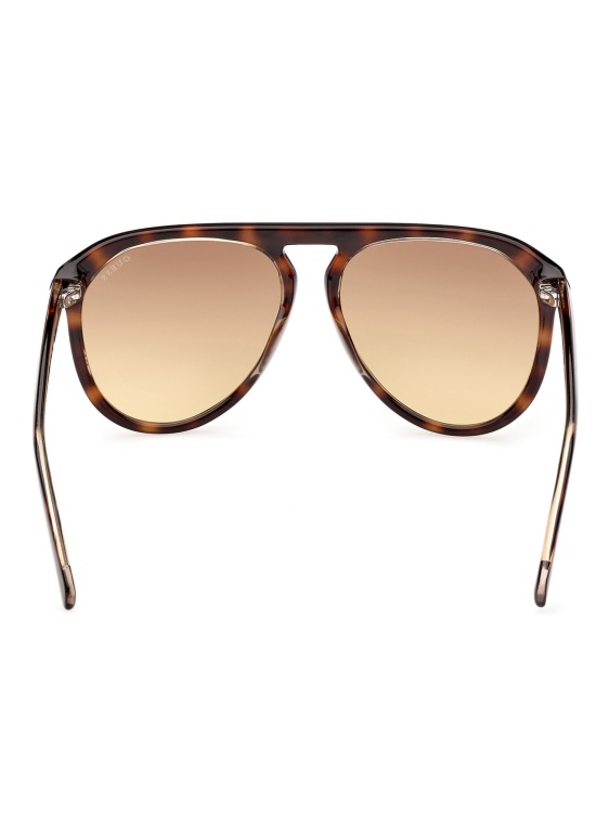 модел кафяви авиаторски слънчеви очила Guess