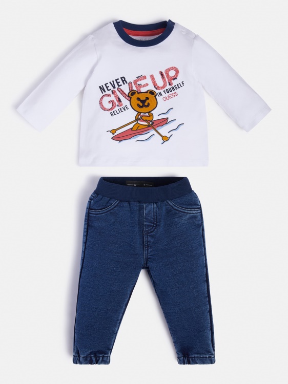 бял комплект тениска и панталон Guess