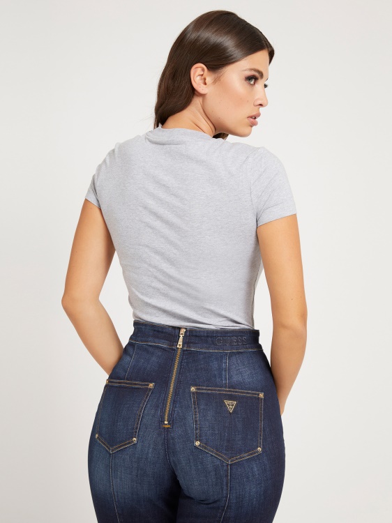 сива много триъгълна лого тениска Guess