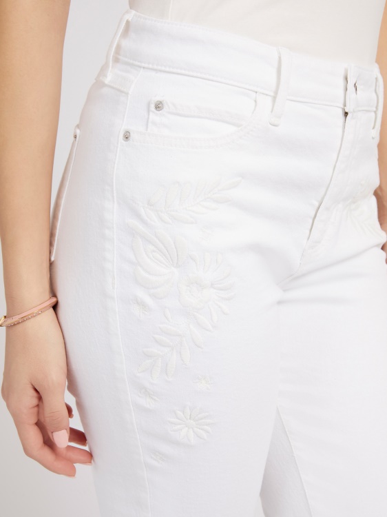 Guess бели бродирани тесни дънкови панталони