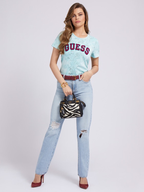 сини прави дънкови панталони, ожулвания