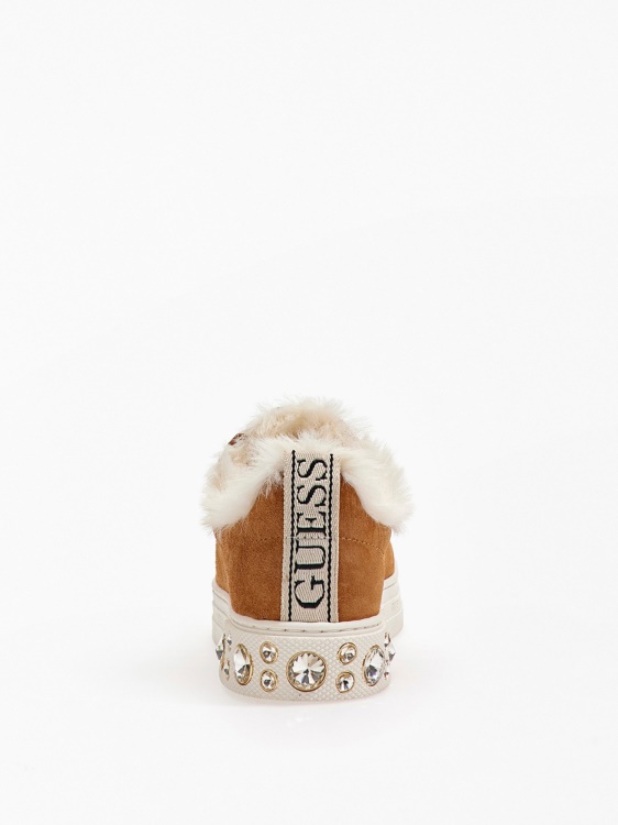 велурени маратонки с нитове Guess бежово