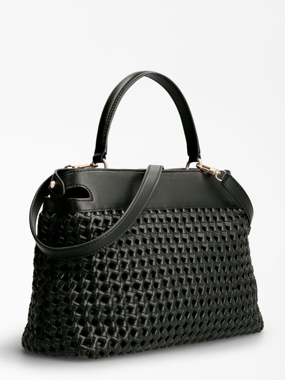 черна плетена чанта Guess Sicilia