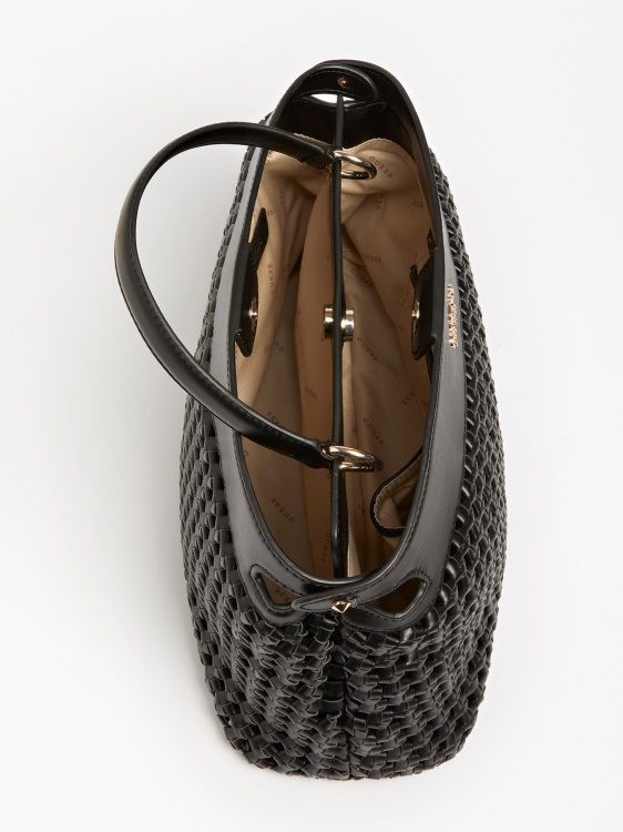 черна плетена чанта Guess Sicilia