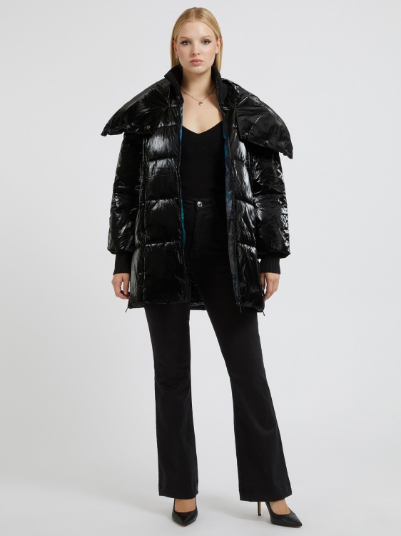 дълъг пуф с черно покритие Guess
