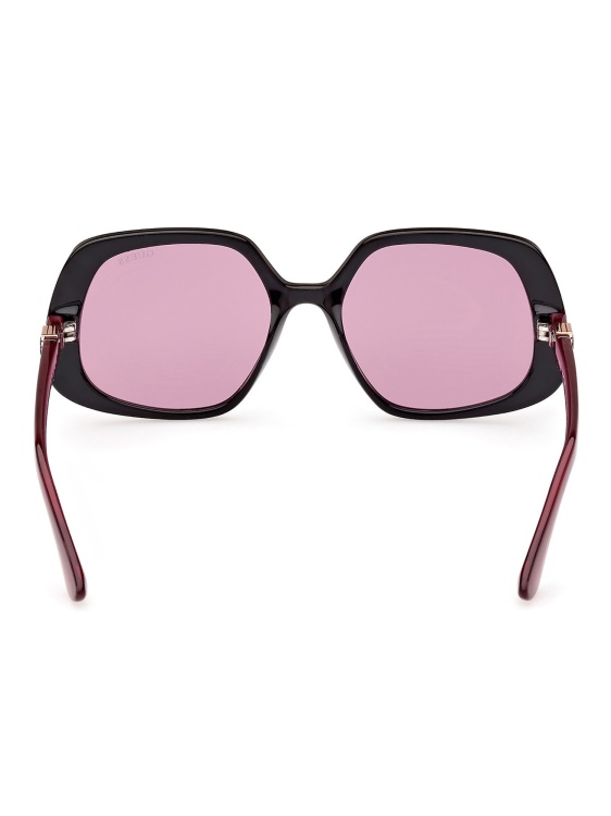 модел черни геометрични слънчеви очила Guess