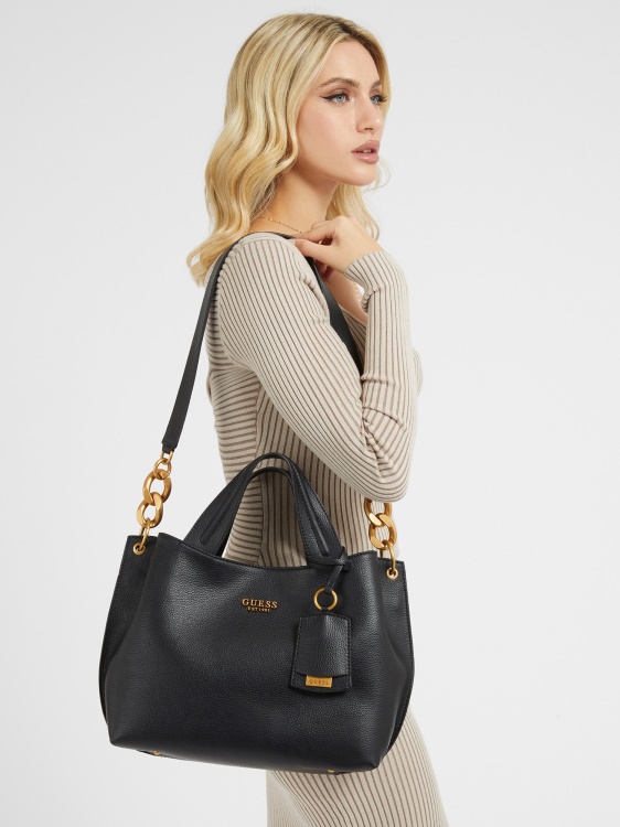 черна чанта Guess Nell Logo-charm