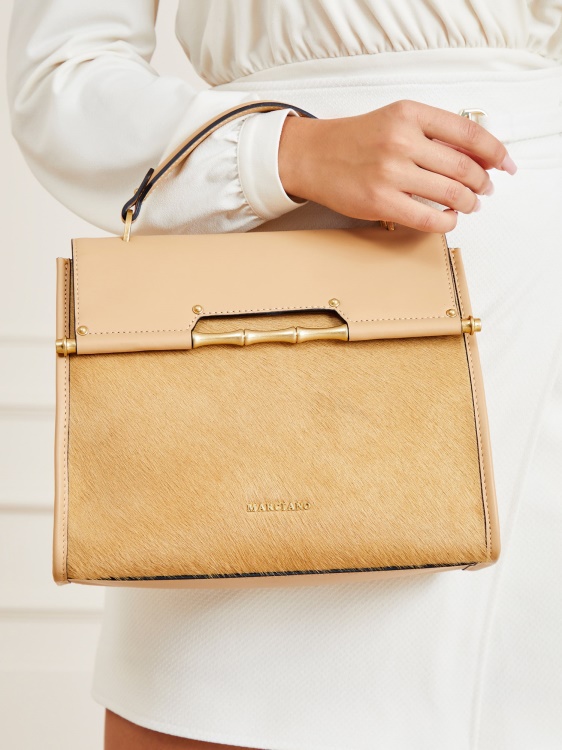 Дамска чанта от естествена кожа Alia Guess бежово