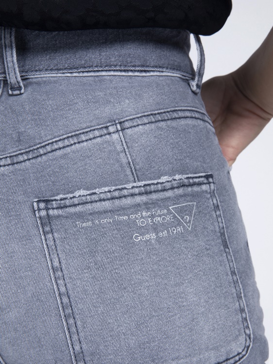 дънки със скъпоценен колан със спокойна кройка Guess Gray