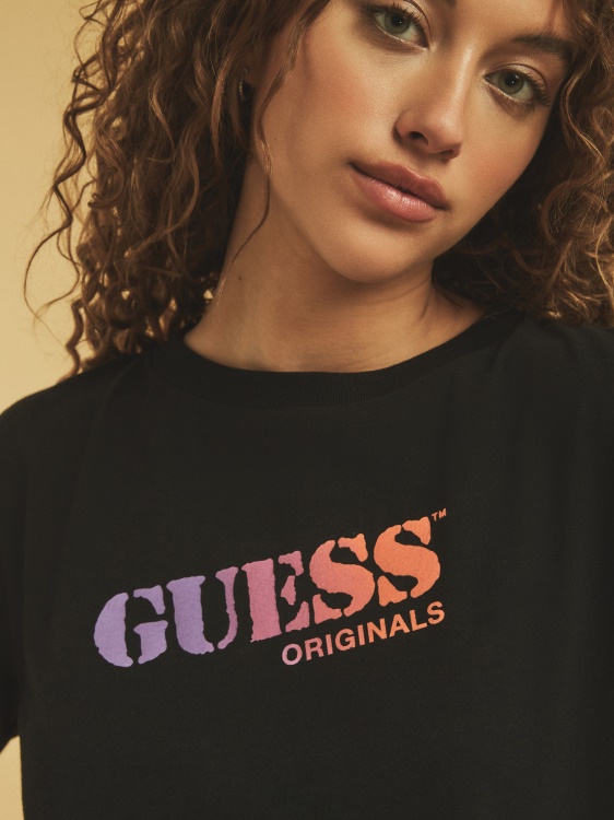 изрязана тениска лого Guess черно
