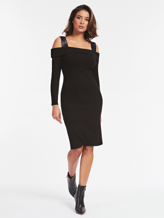 черна рокля в ребрата Guess