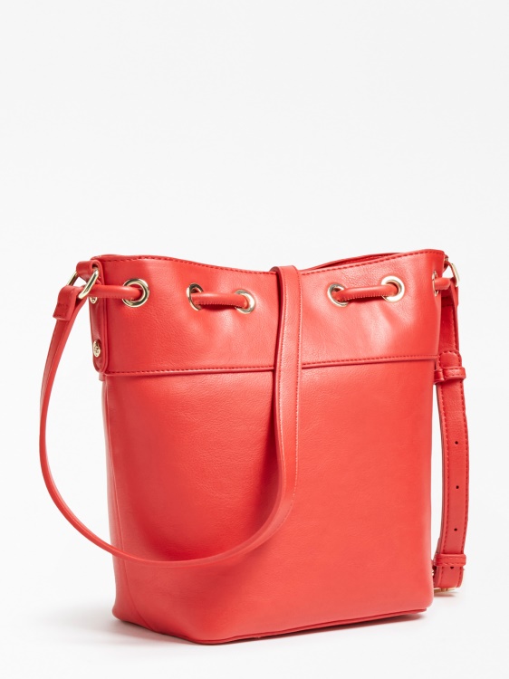 червена чанта Guess Genevieve Bucket Bag