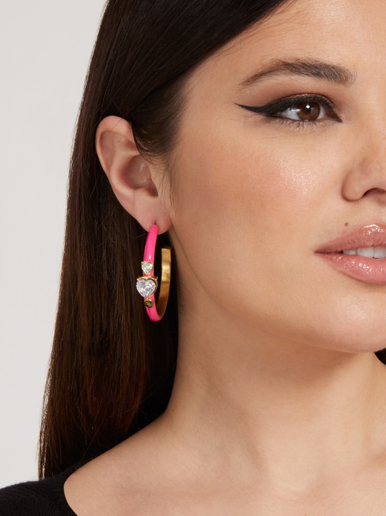 познайте обеци с розови неонови светлини