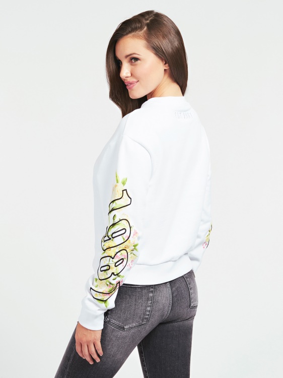 костюм с лого и бродерия Guess бял