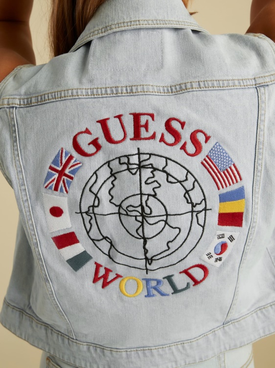 флаг лого дънкова жилетка светло синьо Guess