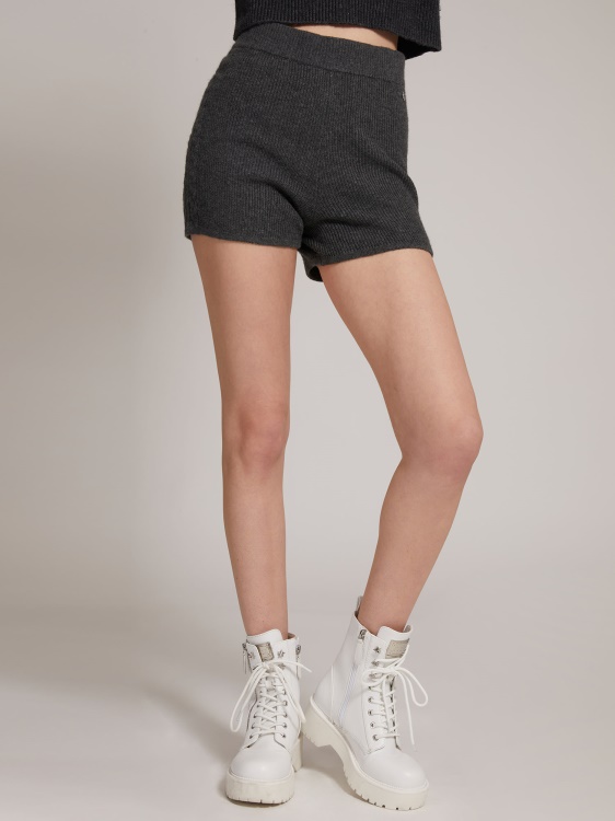 пуловер къс Guess сив