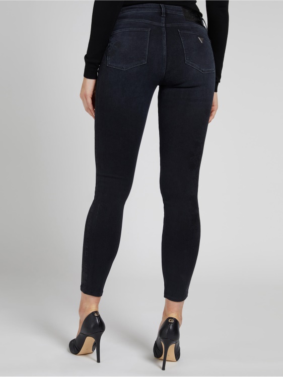 черен дънков панталон с тесни кройки с щампа Guess