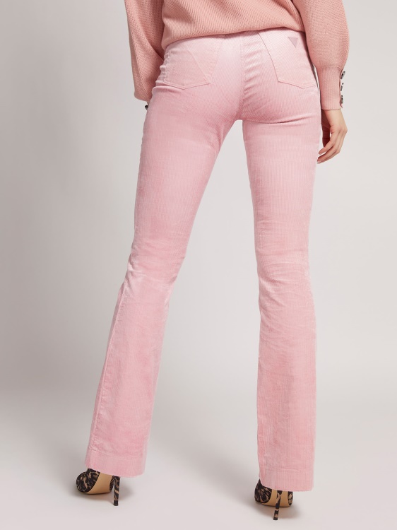 Guess памучна смес кадифе панталон розов