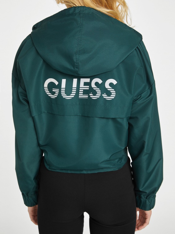 Guess яке от еко алек от тъмен нефрит