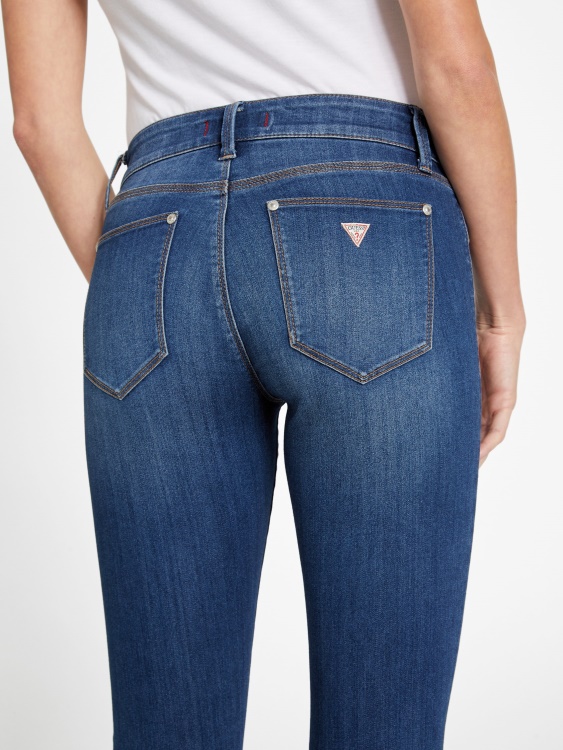 Guess Sienna Curvy тесни дънки със средна талия средно изпиране