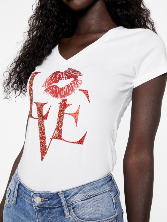 чисто бяла тениска с V-образно деколте Guess Eco Cece Love