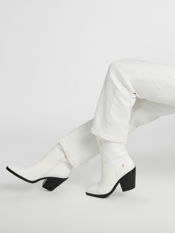 бели ботуши Guess Kaz Western