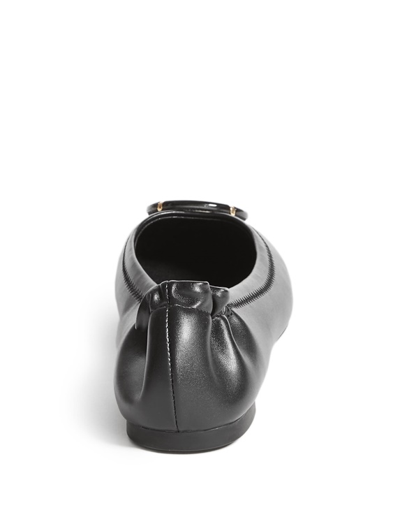 черни балетни апартаменти с лого Guess Senna