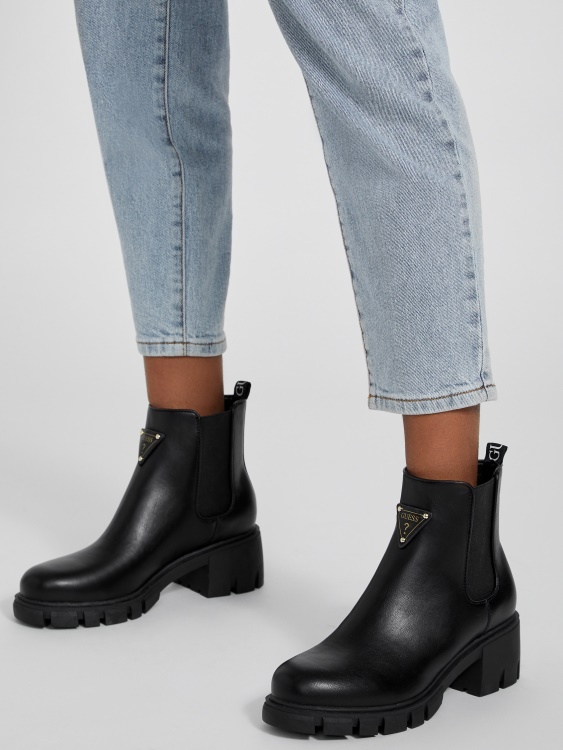 пристига лого ботуши челси Guess Black1