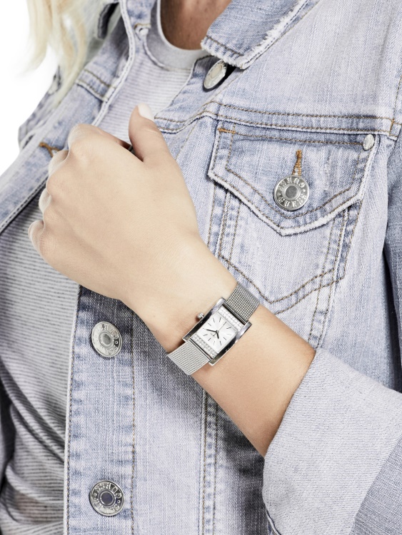 мрежест аналогов часовник в сребрист цвят Guess No Color